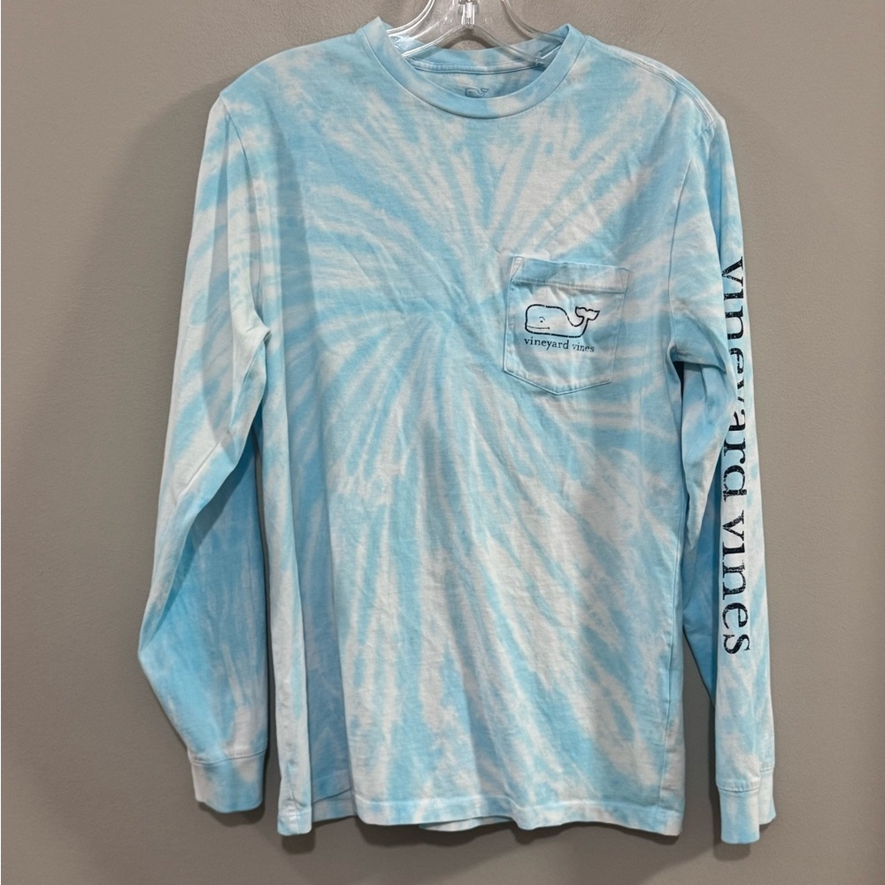 Women's Vineyard Vines Whale Logo Blue and White Tie-Dye Long Sleeve Tee. Size S